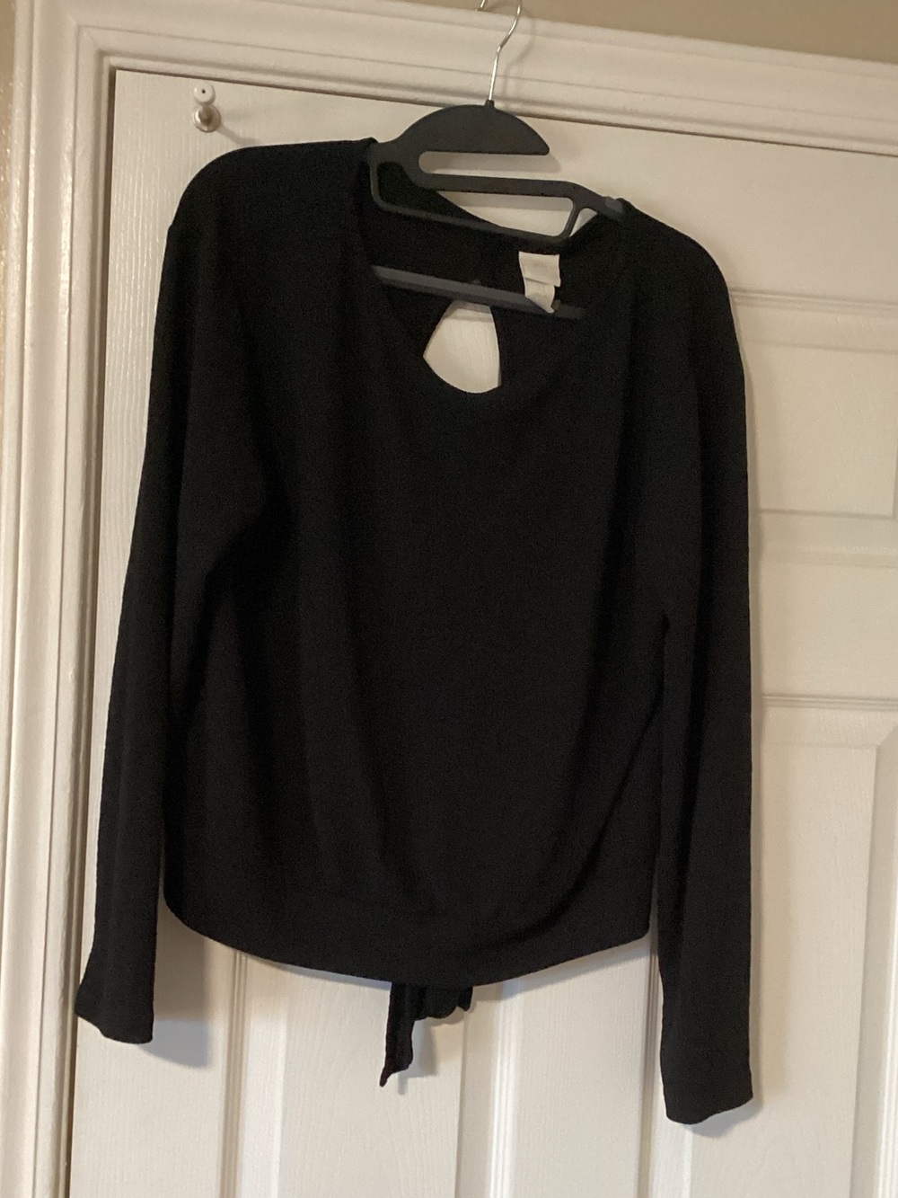 H&M Black Long-Sleeve Tie-Back Top Open Back